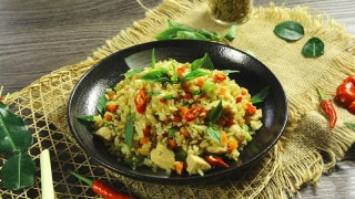 Cơm cà ri xanh gà