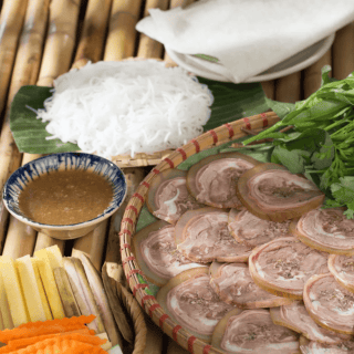 Bánh tráng cuốn thịt bê