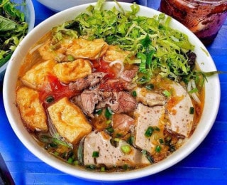 Bún riêu tóp mỡ full topping