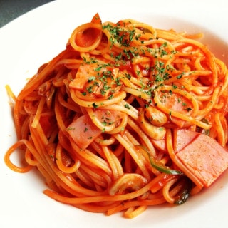 Mì ý xúc xích băm