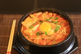 Mỳ cay Hàn Quốc + trứng