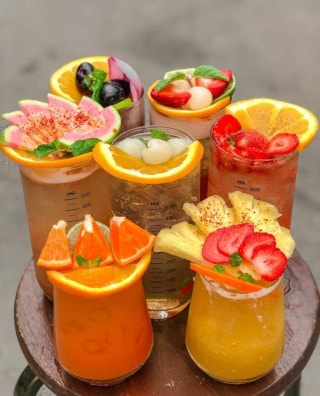 Sơn trà, chuối , dâu tây